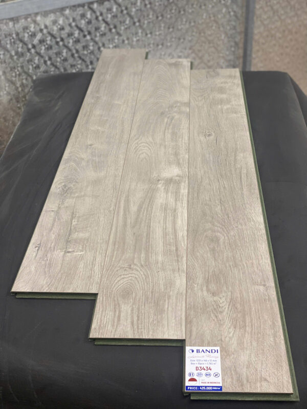 Sàn Gỗ Indonesia cốt xanh Bandi HDF D3434