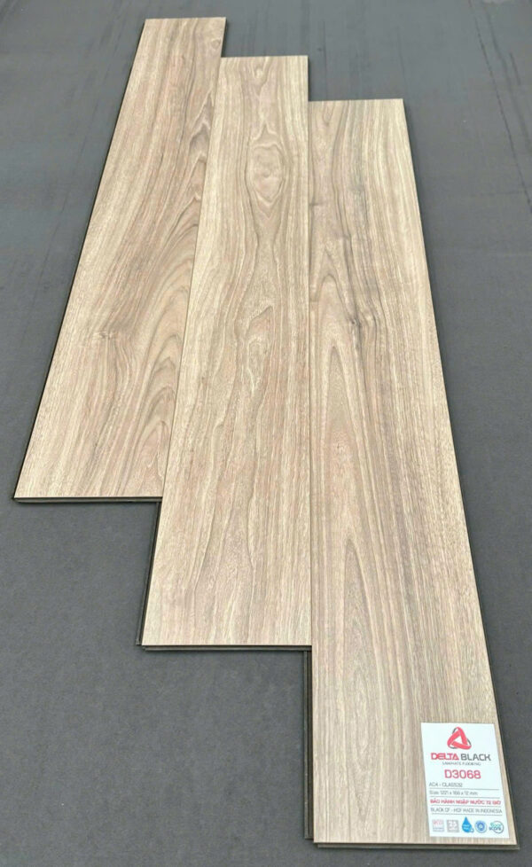 Sàn Gỗ Indonesia HDF cốt đen Deltablack D3068